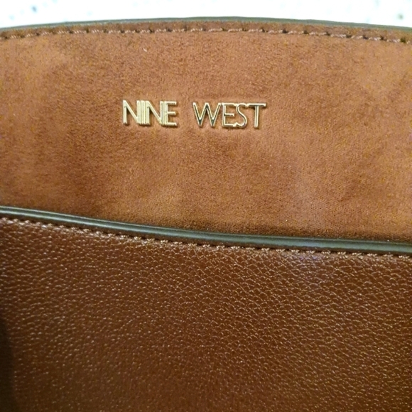 Brown Structured Purse with suede detail - Picture 3 of 12